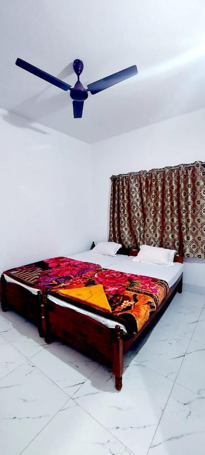 Nilam Guest House Bodhgaya Bagian luar foto