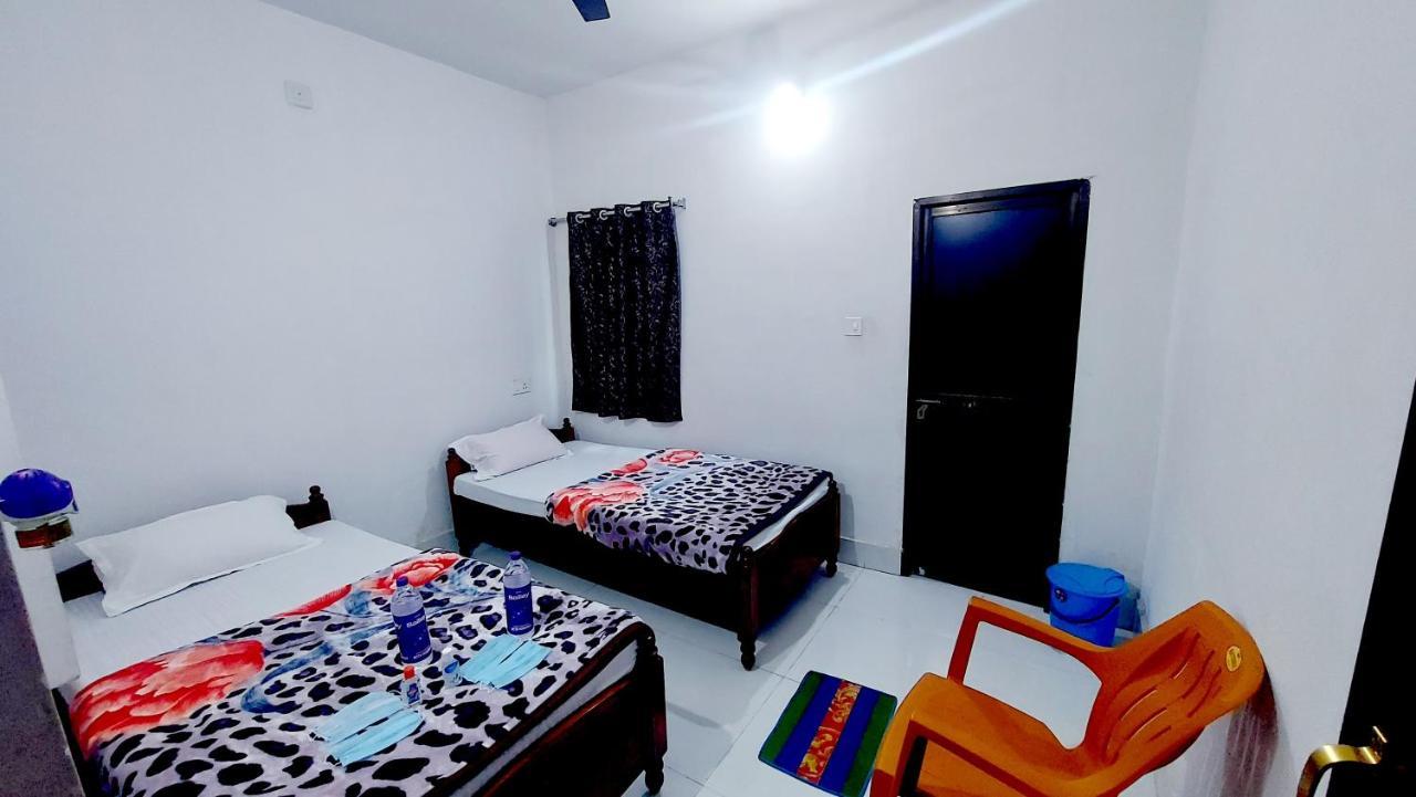 Nilam Guest House Bodhgaya Bagian luar foto